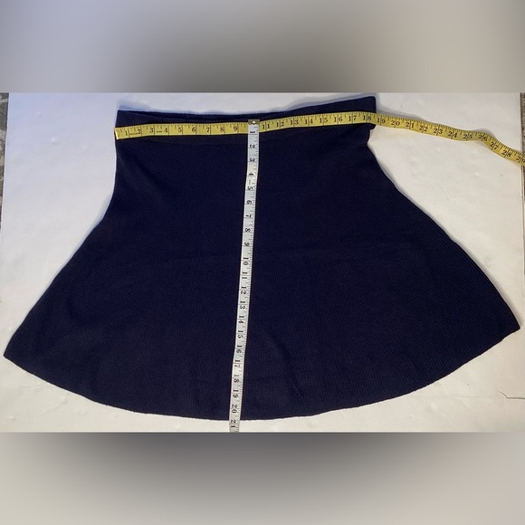 Gap navy blue knit lg skirt - Picture 3 of 7